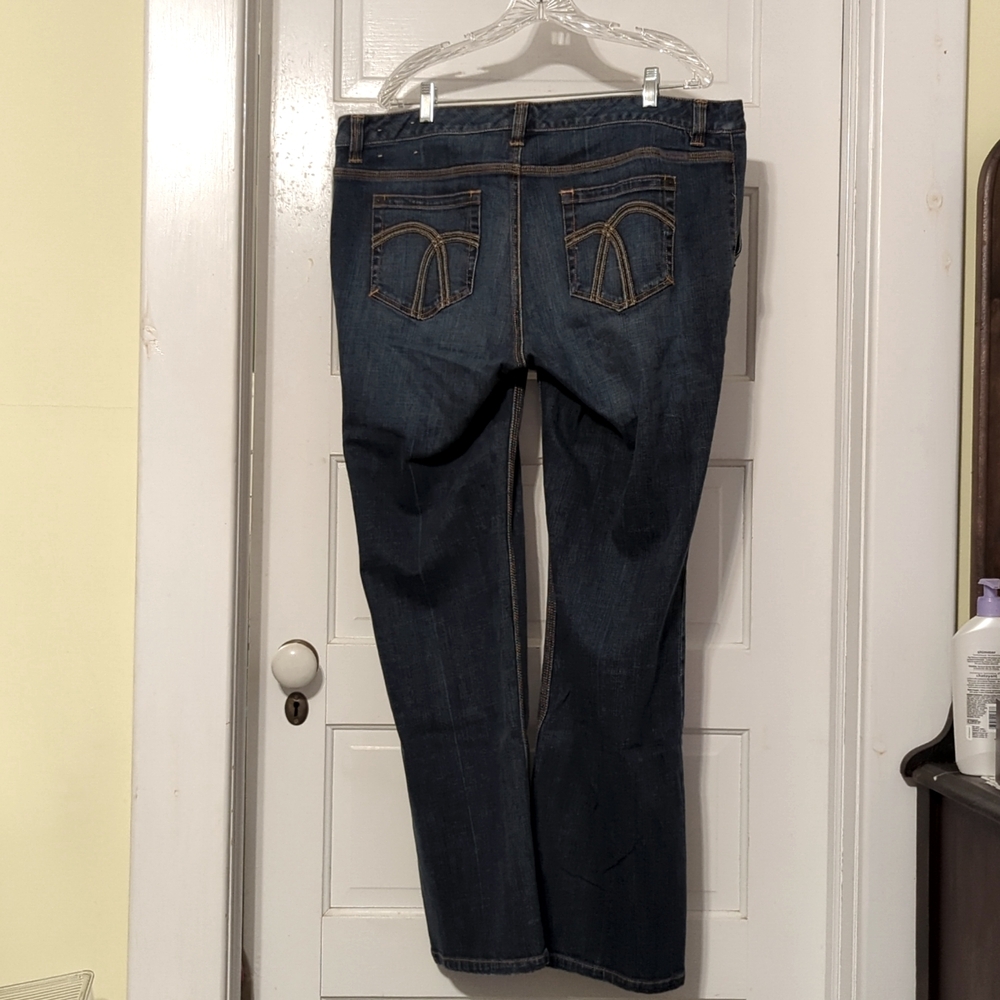 Liz Claiborne boot cut jeans size 16